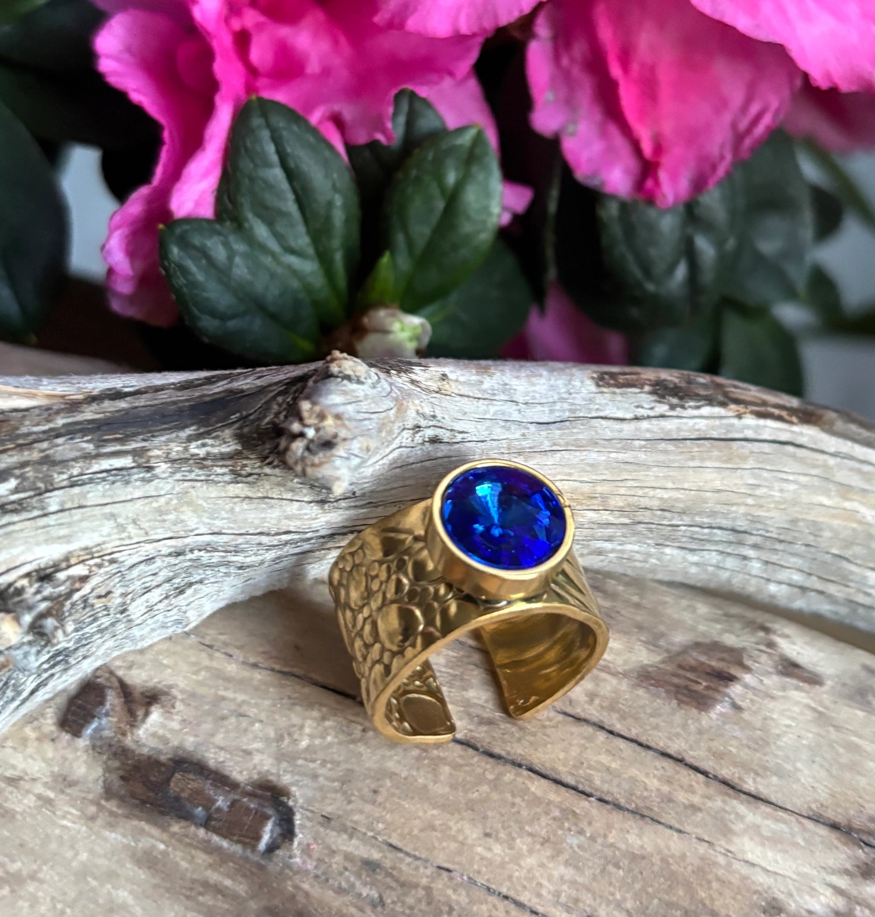 18ct Gold Plated Blue Cubic Zirconia Textured Band Ring image 0