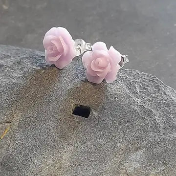 8mm Lilac Rose Stud image 0